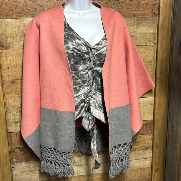 Roffe Color Block Fringe Ruana - Picture 4 of 13